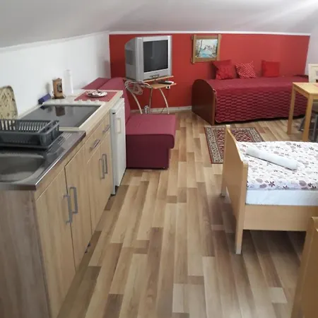 Emir Apartment *